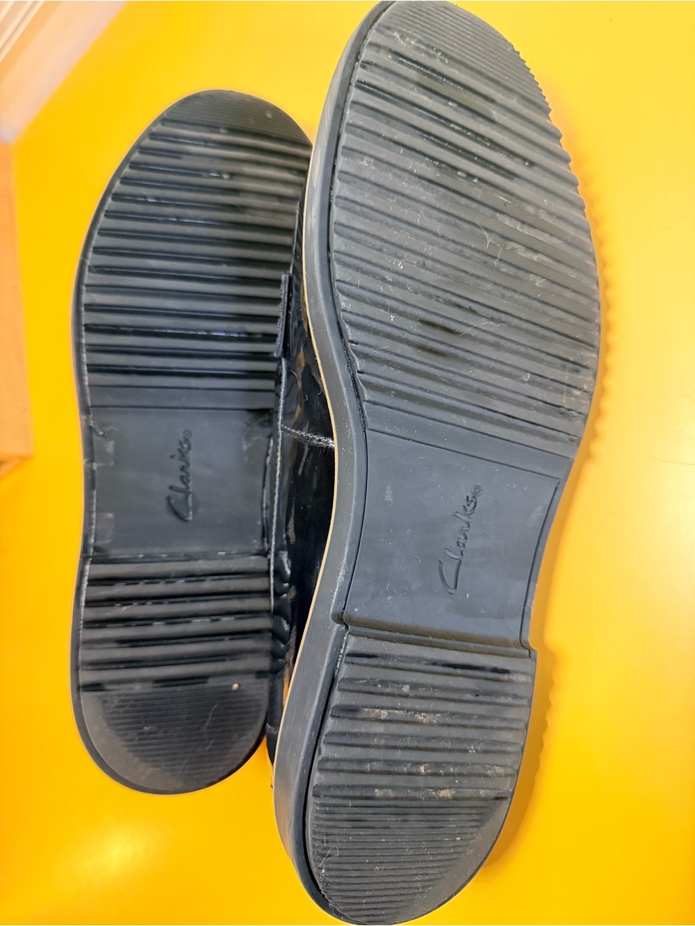Clarks Patent Leather Penny Loafers - Glossy Black size 10 - Picture 6 of 7